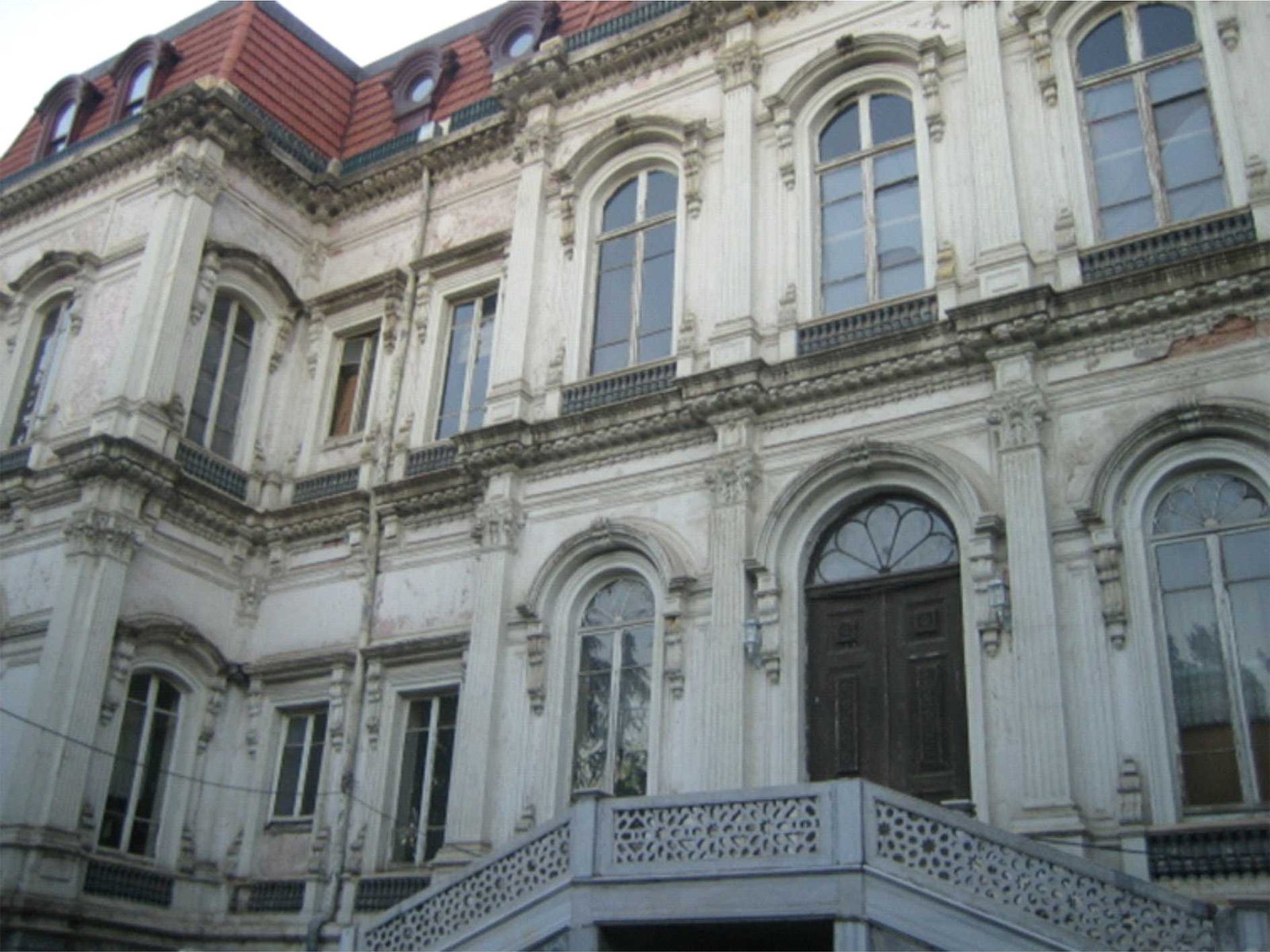 Adile Sultan Pavilion, Melinda Andonyan, hoonch