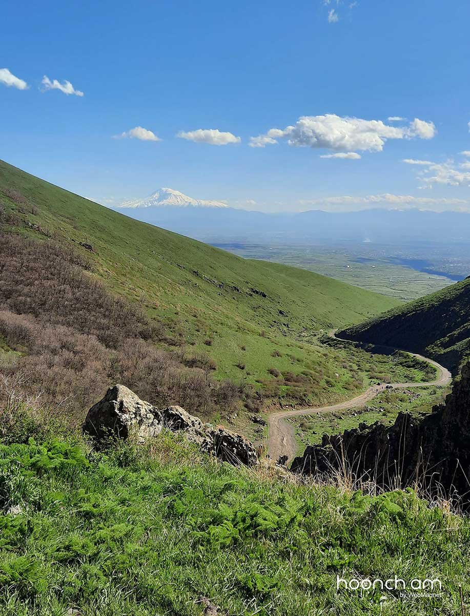 Արարատ լեռը Ծաղկեվանքից