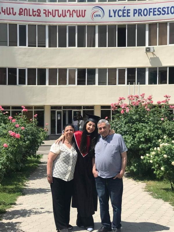 Maria Gharibian family, Miss gold model