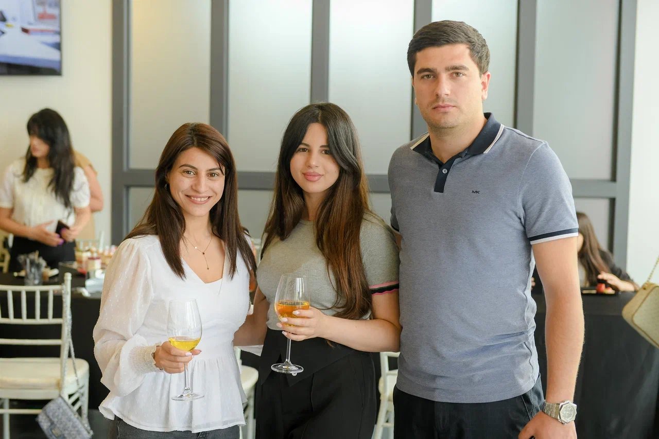 Տեսլա մեքենաներ, Lilevents, You Can CreativeAgency