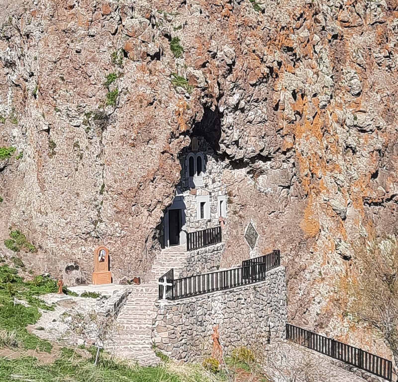 Ծաղկեվանք կամ Կույս Վարվառայի վանք