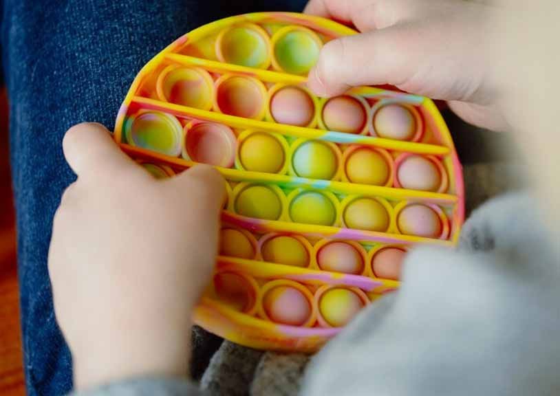 Փոփ-իթ, սիմփլ-դիմփլ անտիսթրես խաղալիքների օգտակար և վնասակար կողմերը