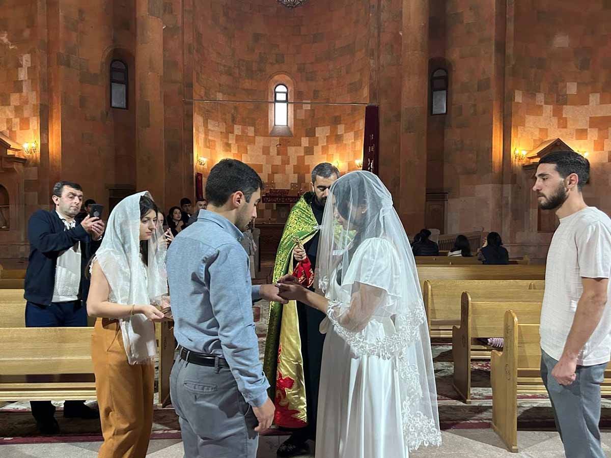 Հարսանիք Ստեփանակերտի Սուրբ Աստվածածին առաջնորդանիստ եկեղեցում