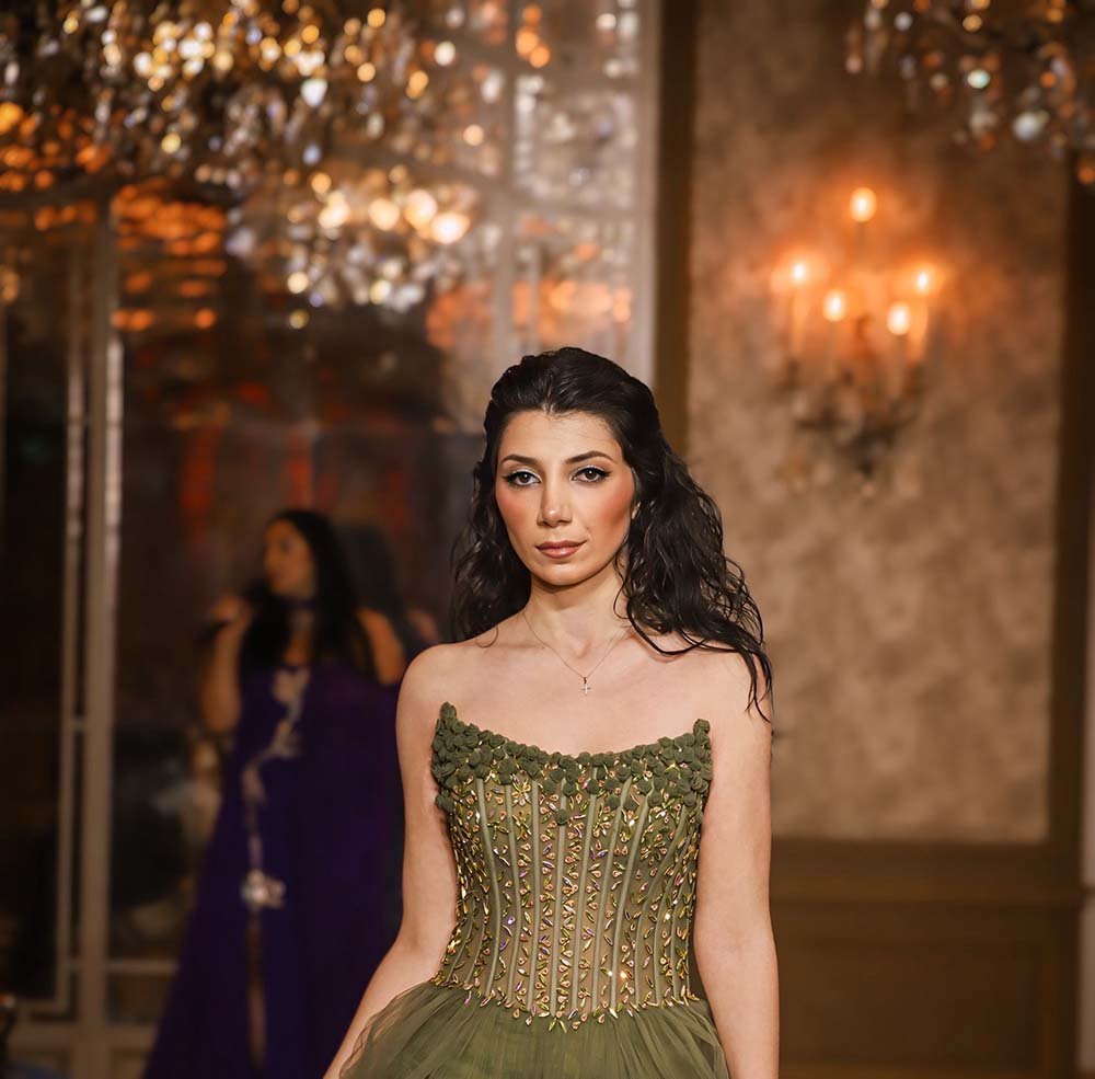 Հայ մոդել Մարիա Ղարիբեանի շքեղ ելույթը Paris Fashion Week 2025-ին